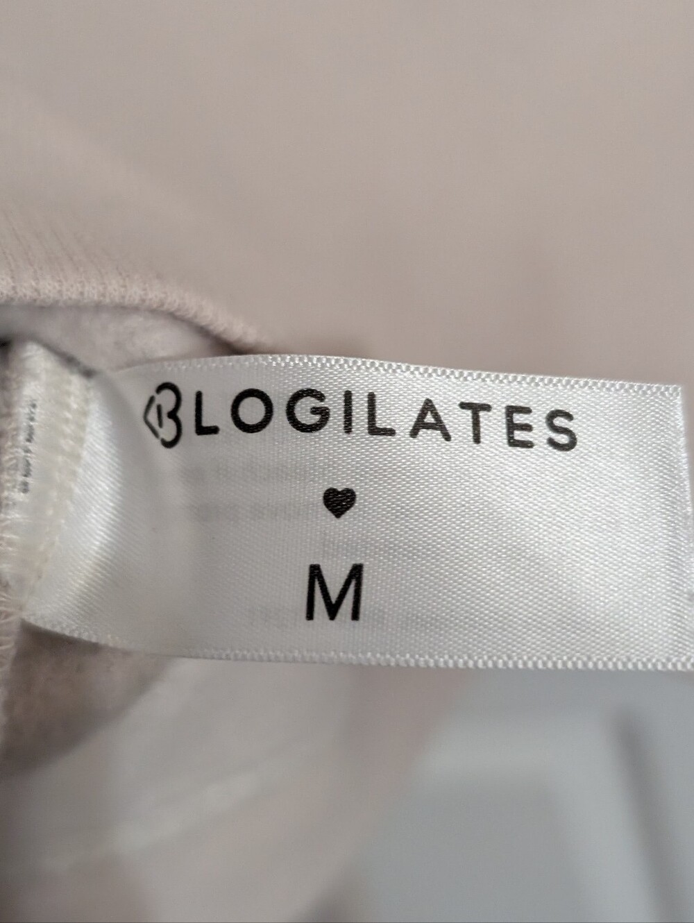 Blogilates Womens Sweatshirt Ivory Long Sleeve Pullover Top Size Medium - Picture 3 of 6